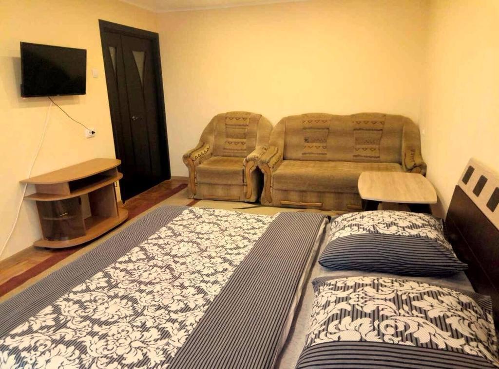 Gil Apartment 2К Квартира Центр Пл Петефи 9A Uzjhorod Exteriör bild